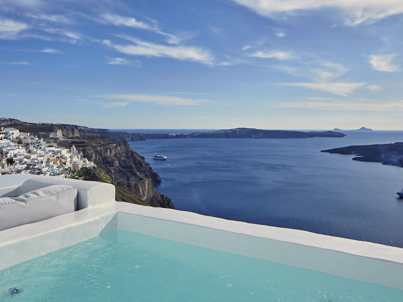 Cosmopolitan Suites