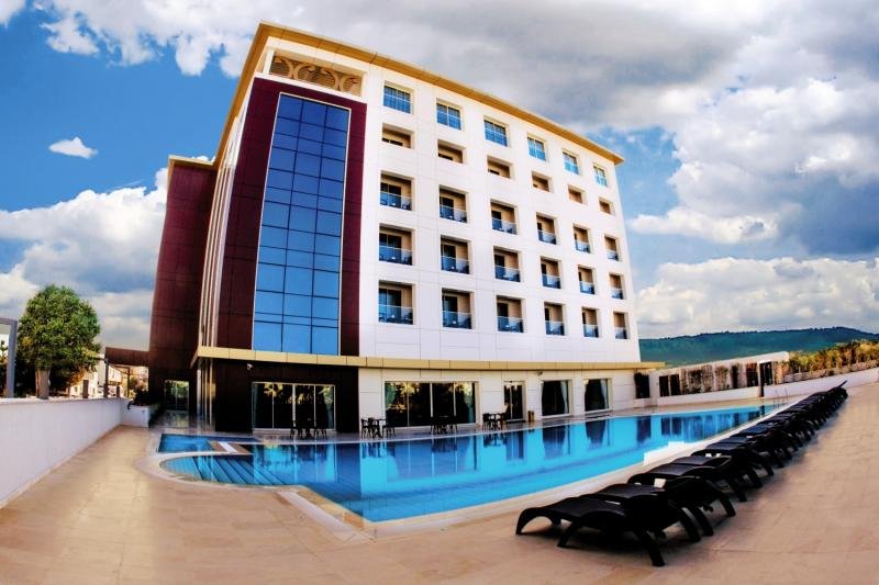 cypr-cypr-polnocny-grand-pasha-kyrenia-casino-spa-3.jpg