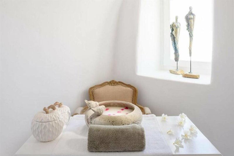 Canaves Oia Suites
